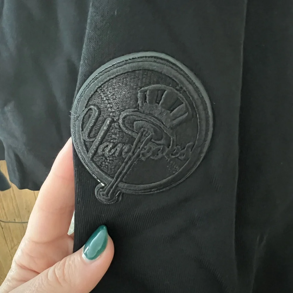 MLB New York Yankees sweatshirt - Picture 2 of 3